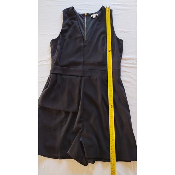GB Black wrap shorts jumpsuit V-neck sleeveless Romper size (L) - Picture 10 of 14